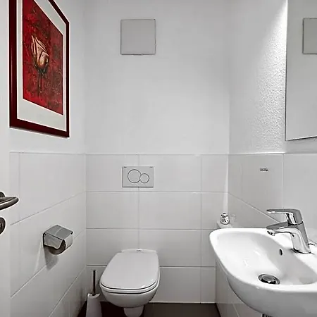 Design With Balcony And In Location Hotel 4*